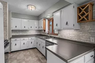 16320 Saint Marys Dr S, Saint Mary's Point, MN 55043 - Photo 8