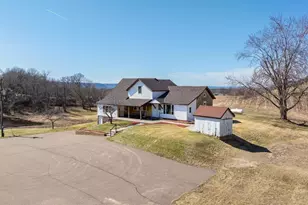 S2901 Semling Ln, Fountain City, WI 54629 - Photo 4