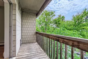 380 Ramsey St, Saint Paul, MN 55102 - Photo 10