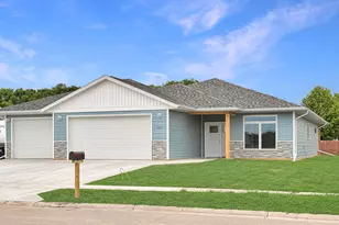 503 Darlene Dr, Marshall, MN 56258 - Photo 2