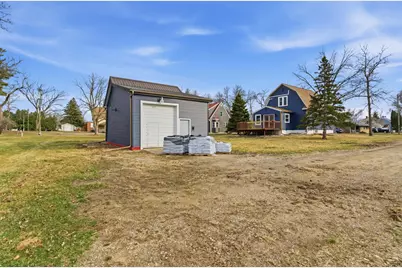 201 Dakota Avenue NE, Pennock, MN 56279 - Photo 2