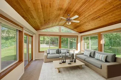 8106 Dakota Lane, Chanhassen, MN 55317 - Photo 8