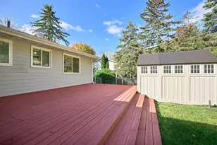 8106 Dakota Ln, Chanhassen, MN 55317 - Photo 24