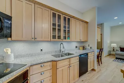 552 Summit Avenue, Saint Paul, MN 55102 - Photo 12