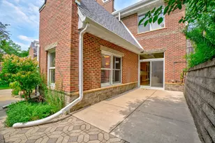 552 Summit Ave, Saint Paul, MN 55102 - Photo 16