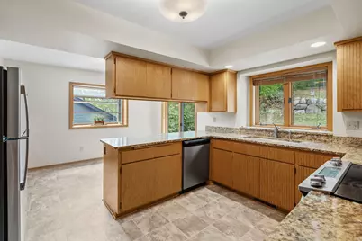 8524 Park Knoll Circle, Bloomington, MN 55438 - Photo 24