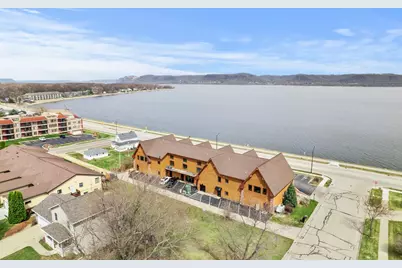 1301 N Lakeshore Dr #202, Lake City, MN 55041 - Photo 1