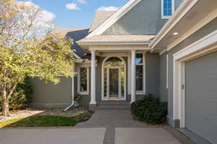 1540 Waterford Ct, Golden Valley, MN 55422 - Photo 2