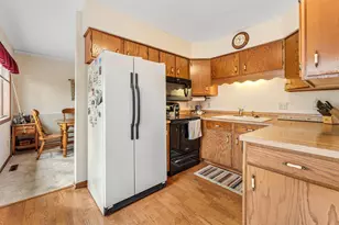 912 2nd St NW, Waseca, MN 56093 - Photo 8