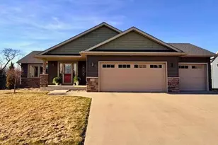3993 Stone Point Dr NE, Rochester, MN 55906 - Photo 2