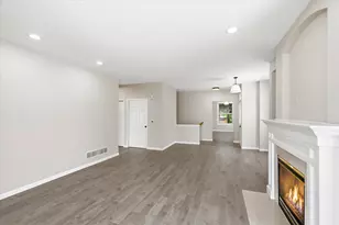 5818 Prairie Ridge Dr, Shoreview, MN 55126 - Photo 8