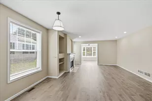 5818 Prairie Ridge Dr, Shoreview, MN 55126 - Photo 4