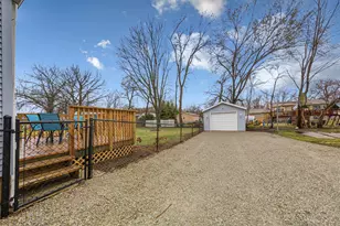 718 3rd St SW, Waseca, MN 56093 - Photo 6