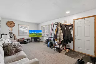 1586 Pacific St, Saint Paul, MN 55106 - Photo 28