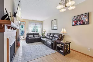 1948 Shamrock Pl, Chaska, MN 55318 - Photo 4