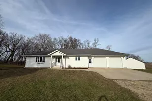 16612 670th Ave, Alden, MN 56009 - Photo 2