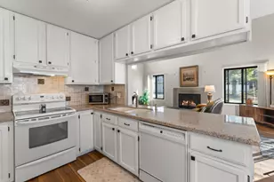 5550 Bimini Dr, Minnetonka, MN 55343 - Photo 8