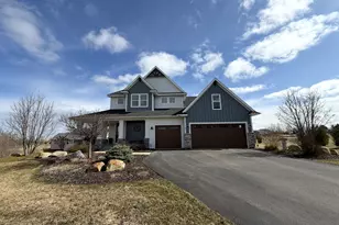 710 Crest Curve, Hudson, WI 54016 - Photo 2