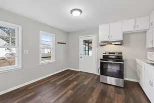 121 Roselawn Ave E, Maplewood, MN 55117 - Photo 8