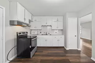 121 Roselawn Ave E, Maplewood, MN 55117 - Photo 10