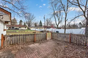 121 Roselawn Ave E, Maplewood, MN 55117 - Photo 26