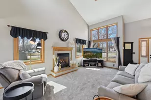 4023 Hadley Ave N, Oakdale, MN 55128 - Photo 6