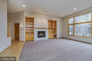 3959 Arlington Dr, Woodbury, MN 55129 - Photo 4