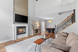 449 Mission Hills Way E, Chanhassen, MN 55317 - Photo 2