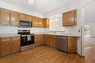 2720 Lake Ct Dr, New Brighton, MN 55112 - Photo 4