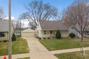 1103 12th Ave NW, Rochester, MN 55901 - Photo 2