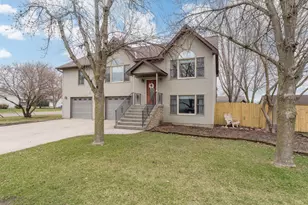 1101 8th St SE, Waseca, MN 56093 - Photo 2