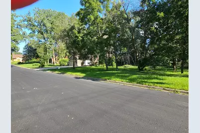 822 Palm Court, North Saint Paul, MN 55109 - Photo 8