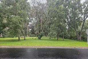 822 Palm Ct, North Saint Paul, MN 55109 - Photo 1