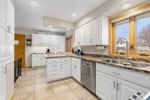 307 21st St NW, Austin, MN 55912 - Photo 10