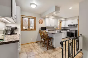 307 21st St NW, Austin, MN 55912 - Photo 18