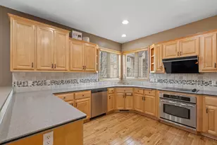 535 Majestic Oaks Ct, Eagan, MN 55123 - Photo 16