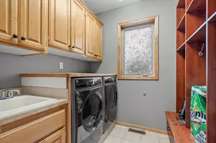 535 Majestic Oaks Ct, Eagan, MN 55123 - Photo 20