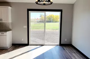 1445 Cullen St, Saint Peter, MN 56082 - Photo 6