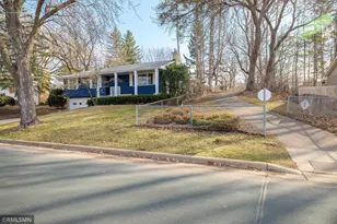 1397 Parkwood Dr, Woodbury, MN 55125 - Photo 2