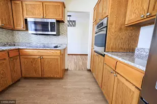 1397 Parkwood Dr, Woodbury, MN 55125 - Photo 22