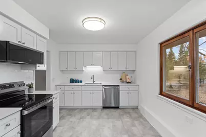 735 Warner Avenue N, Mahtomedi, MN 55115 - Photo 8
