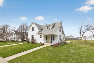 109 4th St NE, Stewartville, MN 55976 - Photo 4