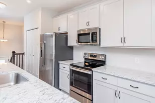 2217 Gateway Hill Rd, North Saint Paul, MN 55109 - Photo 6