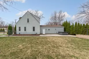 358 18th St SW, Owatonna, MN 55060 - Photo 8