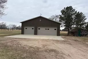 237 S Paul St, Appleton, MN 56208 - Photo 2