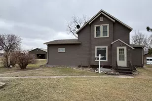 237 S Paul St, Appleton, MN 56208 - Photo 2