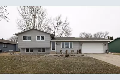 2617 4th Avenue S, Moorhead, MN 56560 - Photo 2