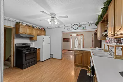 312 1st Avenue SE, Hayfield, MN 55940 - Photo 2