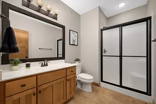 10590 Watersedge Ln, Woodbury, MN 55129 - Photo 70