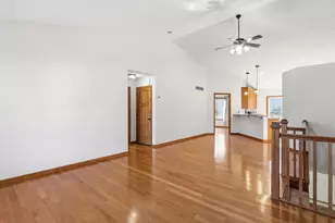 1554 Lincoln Park Dr, South Saint Paul, MN 55075 - Photo 4